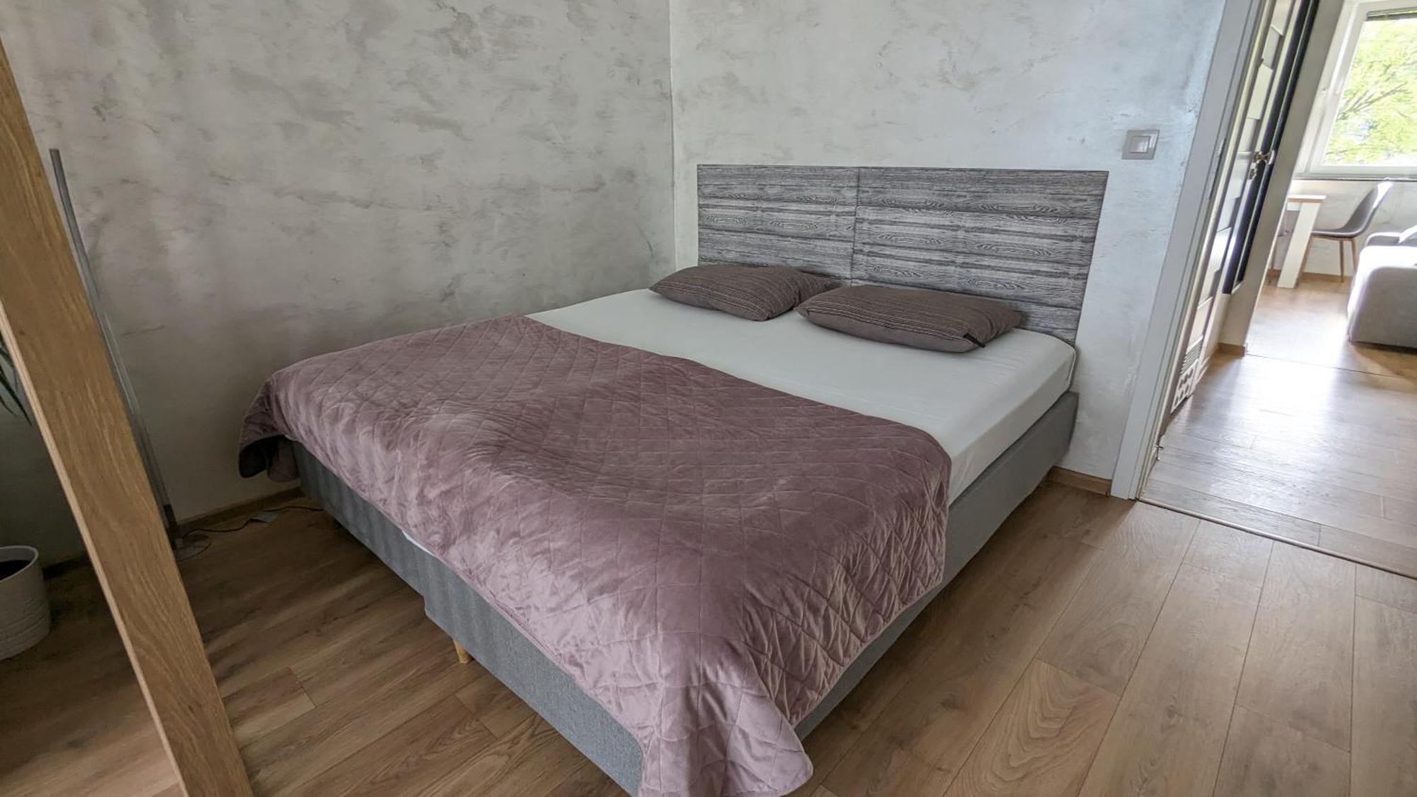 Kalwaryjska Spot Apartment In A Good Location Красков Екстериор снимка